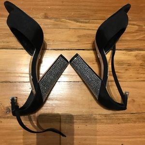 Badgley Mischka black  sandals  w diamonds  heels